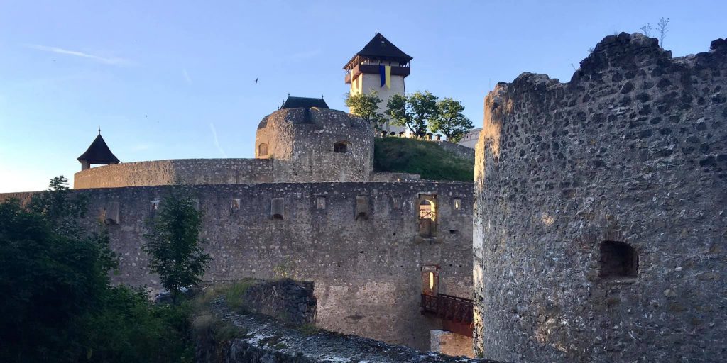 Trenčiansky hrad večer